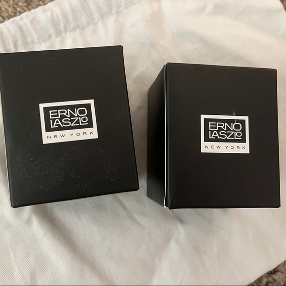 Erno Laszlo Candle. Clean Scent. - Picture 2 of 3